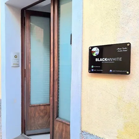 Black & White Affittacamere