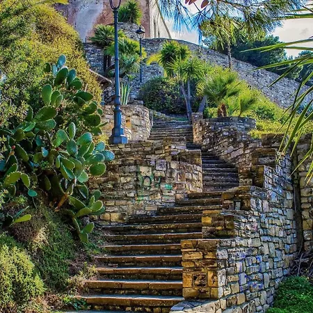 Black & White Affittacamere 4*