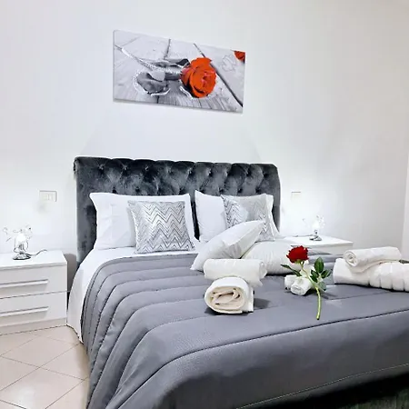 Black & White Guest house *