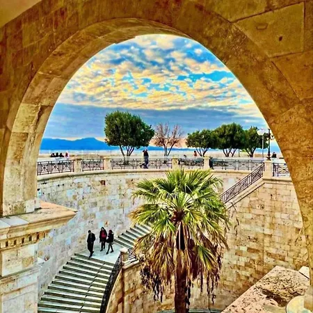 게스트하우스 Black & White 4*