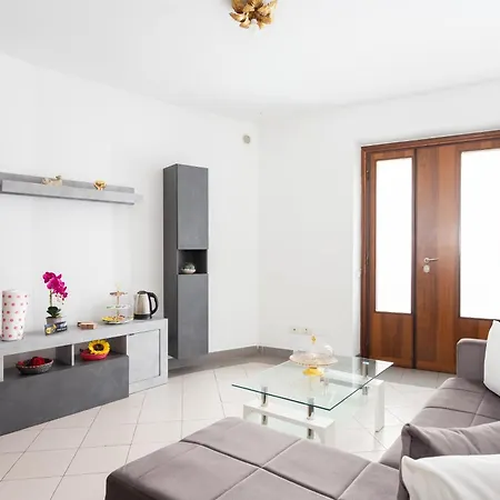 Black & White 4* كالياري