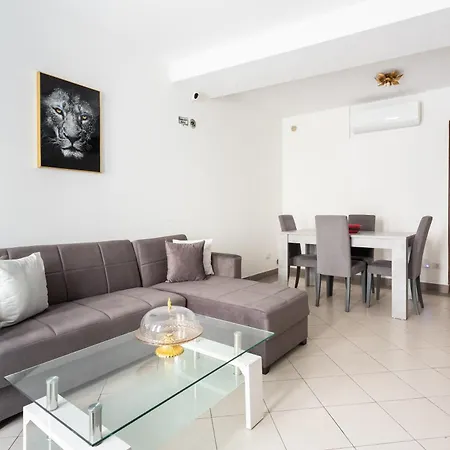 Black & White بيت ضيافة كالياري