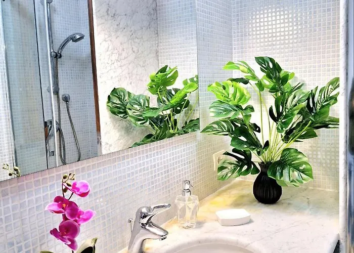 Konukevi Black & White