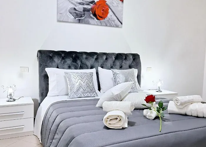 Black & White Konukevi 4*