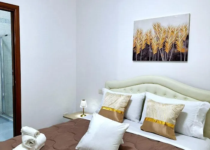 Black & White Konukevi