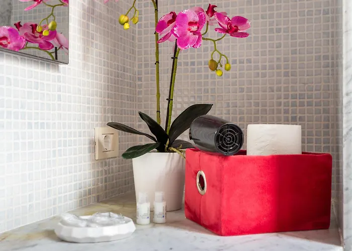 Konukevi Black & White